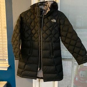 Like new girls, The North Face puffer jacket! Daughter wore 3X and grew out!